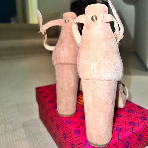 Pink Crème Heels - Picture 2 of 4